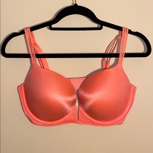 Victoria’s Secret Deep-V push-up